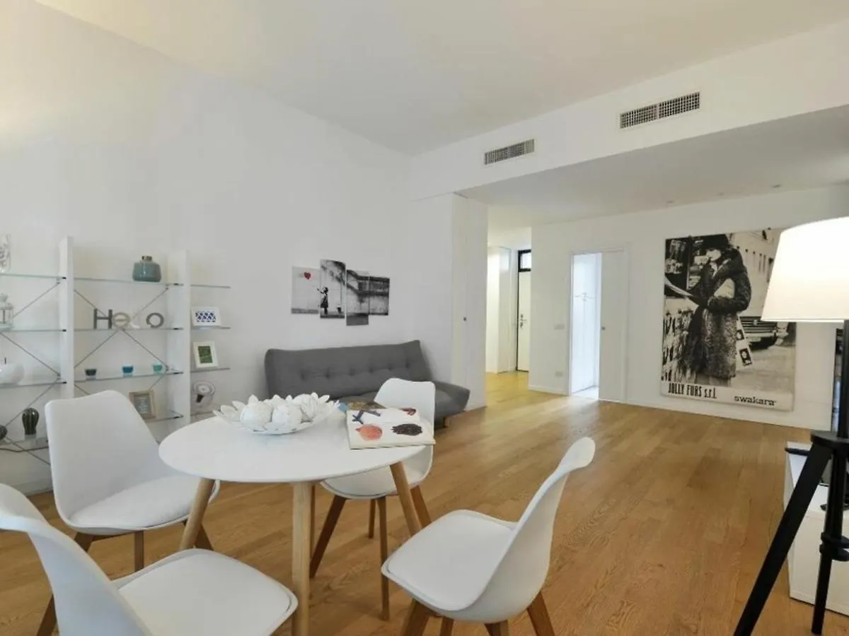 Apartment Olmetto By Halldis Milan